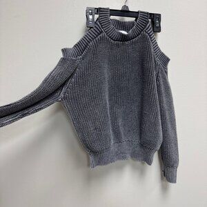 Women’s brand evereve cold shoulder sweater size extra small